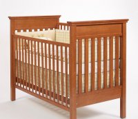 drewniane łóżeczko dla dzieci